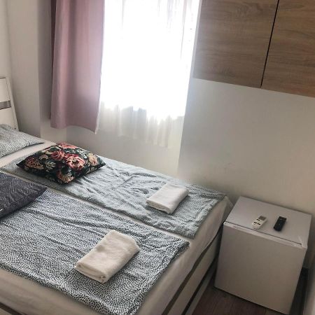 Bella Fiore Mini Rooms 3 Будапеща Екстериор снимка
